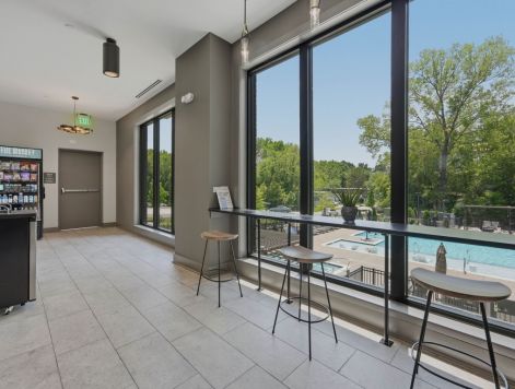 The Sloan at LoSo apartments in Charlotte, NC - inisde golf simulator